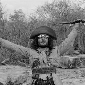 Fotoğraf Black God, White Devil