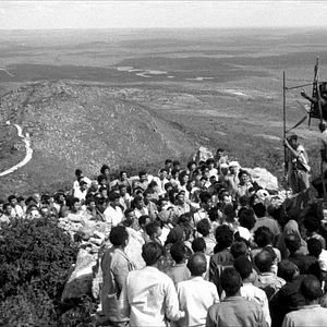 Fotoğraf Black God, White Devil