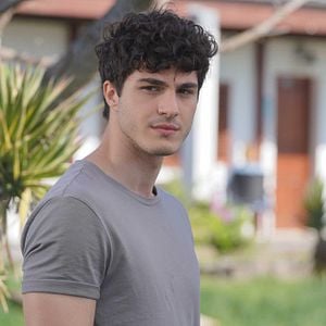 Fotoğraf Kendi Düşen Ağlamaz