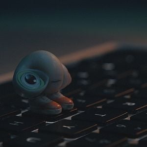 Fotoğraf Marcel The Shell With Shoes On