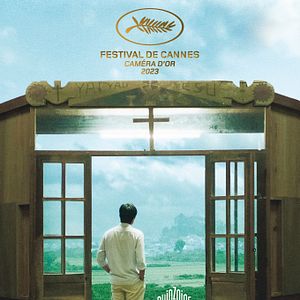 Fotoğraf Bên trong vỏ kén vàng