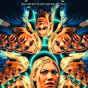 Fotoğraf Woman In The Maze