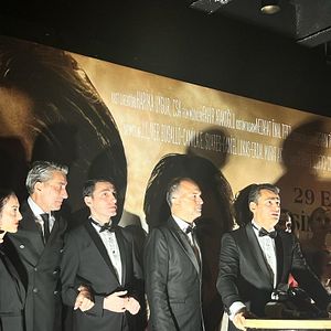 Fotoğraf Her Şeye Rağmen