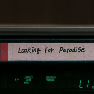 Fotoğraf Yellow Door: '90s Lo-fi Film Club