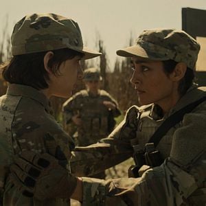 Fotoğraf Azhy Robertson