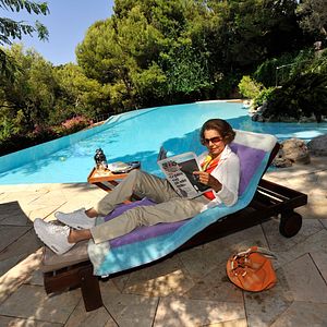 Fotoğraf Dünyanın En Zengin Kadını Nasıl Dolandırıldı?