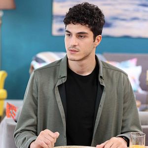 Fotoğraf Kendi Düşen Ağlamaz