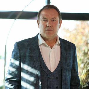 Fotoğraf Kendi Düşen Ağlamaz