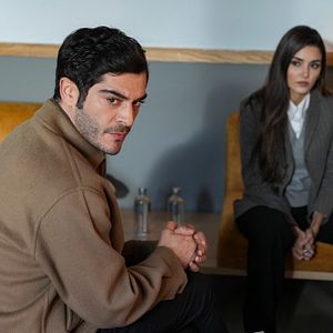 Fotoğraf Bambaşka Biri