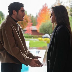 Fotoğraf Bambaşka Biri