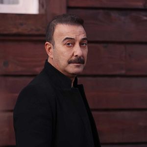 Fotoğraf Kendi Düşen Ağlamaz