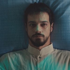 Fotoğraf Kızıl Goncalar