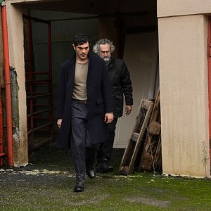 Fotoğraf Bambaşka Biri