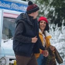 Fotoğraf Your Christmas or Mine?