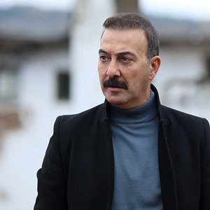 Fotoğraf Kendi Düşen Ağlamaz