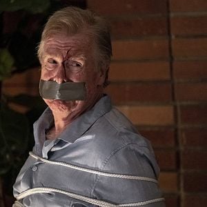 Fotoğraf Who Invited Them