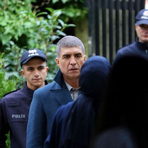 Fotoğraf Kızıl Goncalar