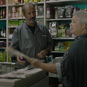 Fotoğraf Mãos no fogo