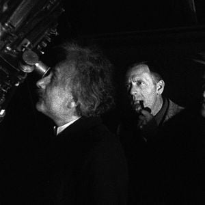 Fotoğraf Einstein And The Bomb