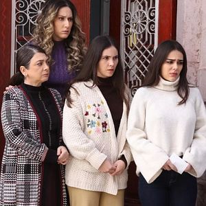 Fotoğraf Üç Kız Kardeş