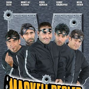 Fotoğraf Maskeli Beşler