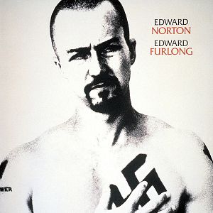 Fotoğraf Geçmişin Gölgesinde