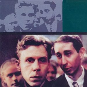 Fotoğraf Einer trage des anderen Last