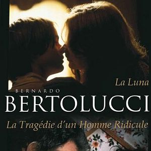 Fotoğraf Gülünç Bir Adamın Trajedisi