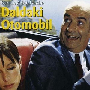 Fotoğraf Daldaki Otomobil