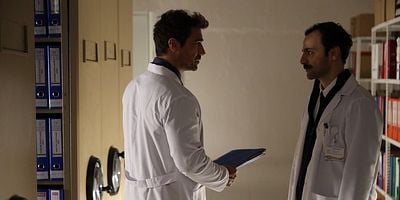 Doktor: Başka Hayatta 1.Bölüm posteri