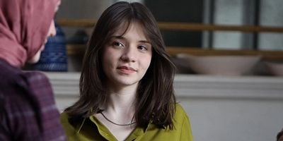 Kızıl Goncalar 14.Bölüm posteri