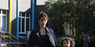 Üç Kız Kardeş 82.Bölüm posteri