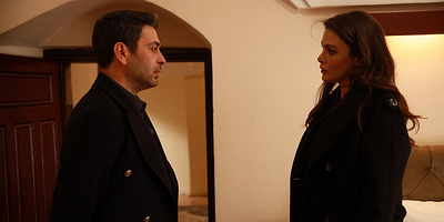 Uzak Şehir 12.Bölüm posteri