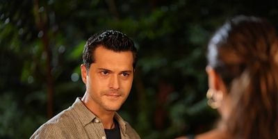 Leyla 3.Bölüm posteri