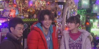 A man that can't say no...The arrival of Bomb bee men posteri