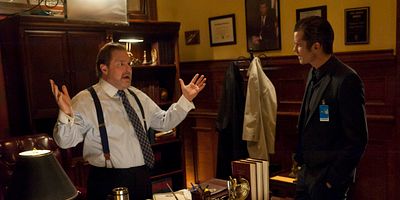 Guy Walks Into a Bar posteri