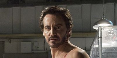 Uneasy Lies the Head posteri