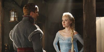 A tale of two sisters posteri