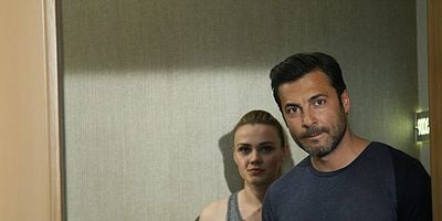 Güllerin Savaşı 47.Bölüm posteri