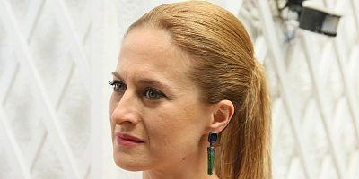 Güllerin Savaşı 49.Bölüm posteri