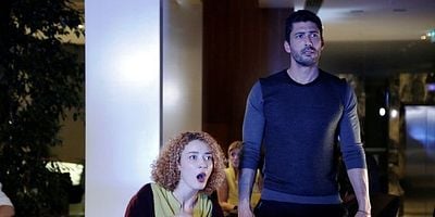 İlişki Durumu Karışık 19.Bölüm posteri