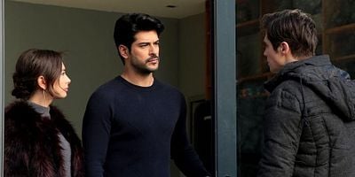 Kara Sevda 14.Bölüm posteri