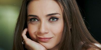 Güllerin Savaşı 66.Bölüm posteri