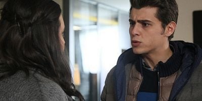 Güllerin Savaşı 68.Bölüm Final posteri