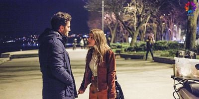 Paramparça 53.Bölüm posteri