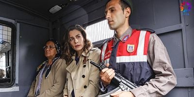 Paramparça 66.Bölüm posteri