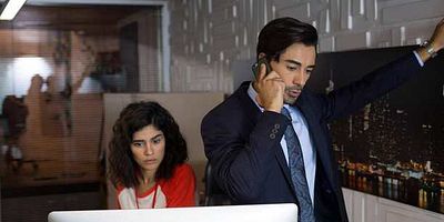 Seviyor Sevmiyor 9.Bölüm posteri