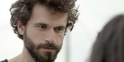 Seviyor Sevmiyor 18.Bölüm posteri