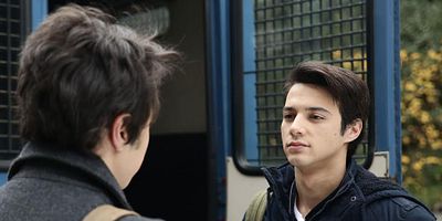 Umuda Kelepçe Vurulmaz 9.Bölüm posteri