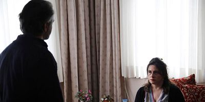 Kırgın Çiçekler 74.Bölüm posteri